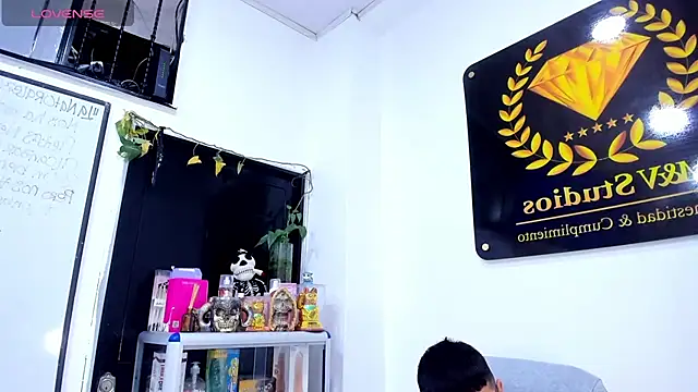 Alexx_bigcockk webcam show