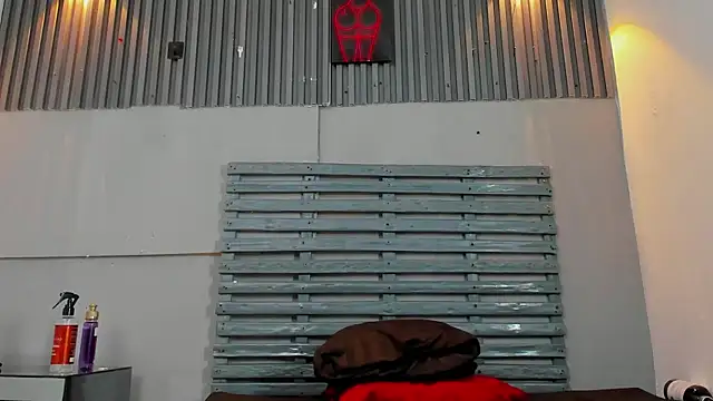 XXX chat uživo modela Thomas_Woolf