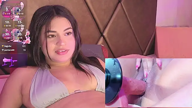 Chat +18 de Mikaela-Banes ao vivo