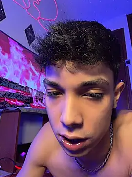 Chat +18 de RoughDiamond_ ao vivo