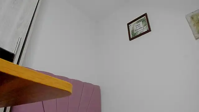 Chat +18 de Amira_Falak ao vivo