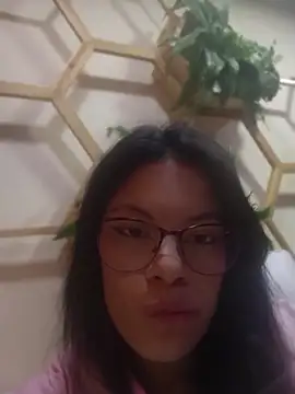LilyBrooksk Adlı Modelin Canlı XXX Sohbeti
