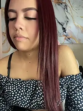 kira_ec Adlı Modelin Canlı XXX Sohbeti