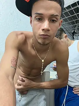 friends_lust_latin Pertunjukan Webcam