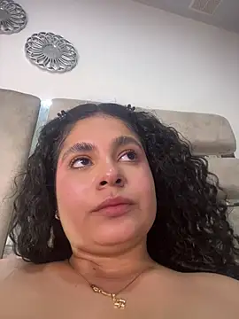 Yassy_11's Live XXX Chat