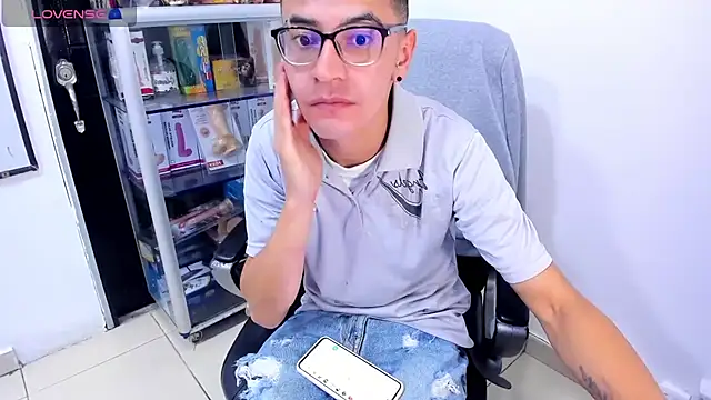 عرض كام Alexx_bigcockk