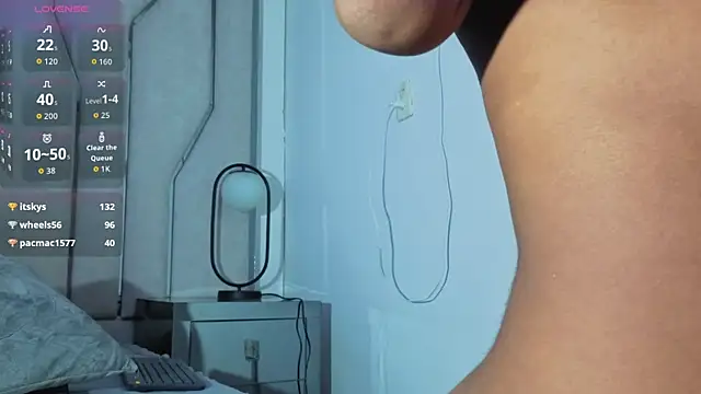 CHARLIE_WALKERR Live XXX-chat