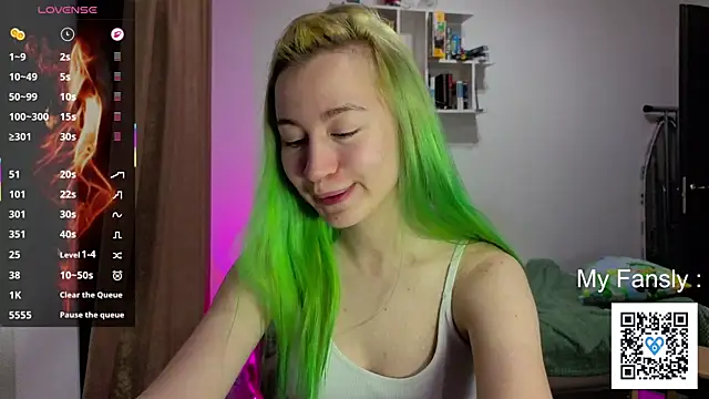 Emilya201 Adlı Modelin Canlı XXX Sohbeti