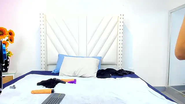 XXX chat uživo modela Paulynavera
