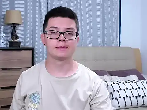 แชท XXX สดของ BlackFoXXX69