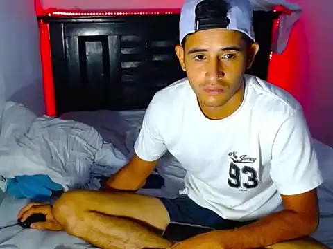 abrahaam25's Live XXX Chat