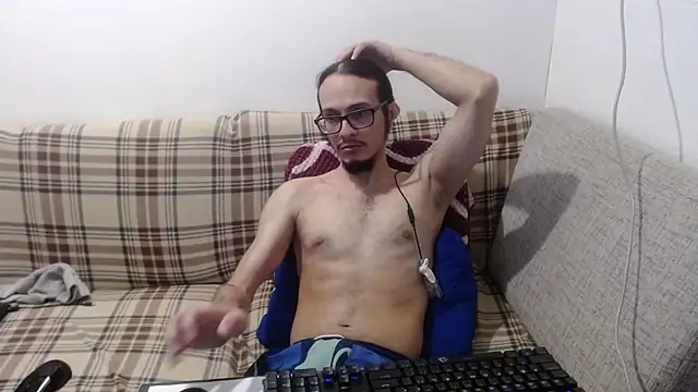 cholitohermoso's Live XXX Chat