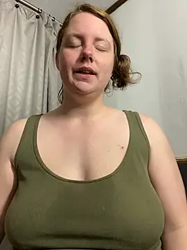 Strawberrykisses96's Live XXX Chat