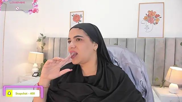 Umarani_ Live XXX-Chat