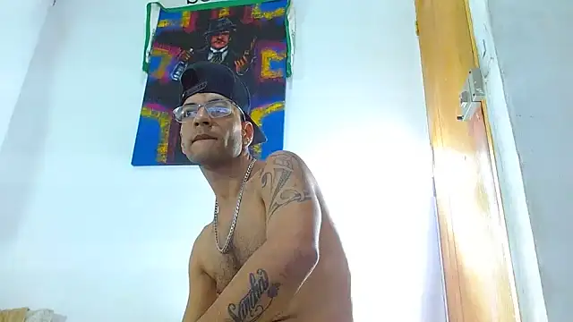 Alphamaster_92 Chat XXX in diretta