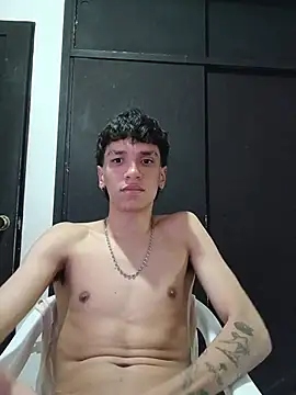 Chat +18 de H3ll_B0Y_ ao vivo