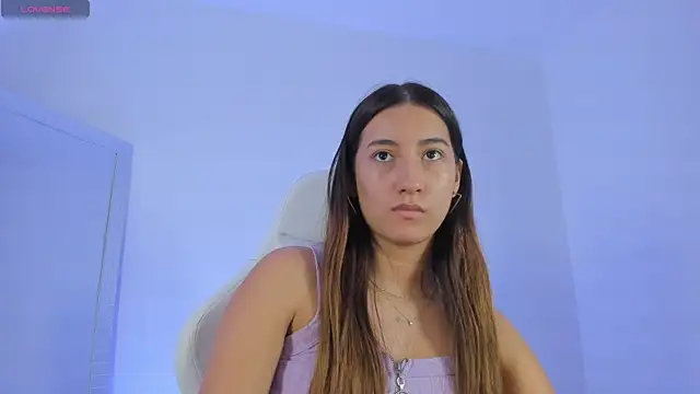 kittyrush_ Adlı Modelin Canlı XXX Sohbeti