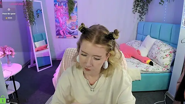 Chat +18 de Elira_Vane ao vivo