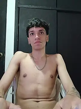 H3ll_B0Y_ – Naživo XXX chat
