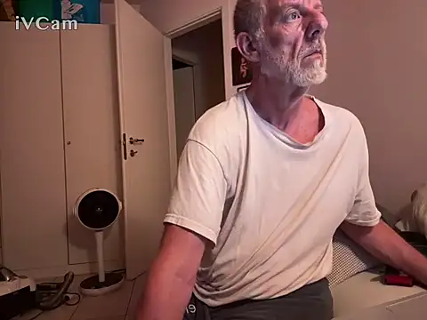 Czat XXX na żywo – PierPesaroX