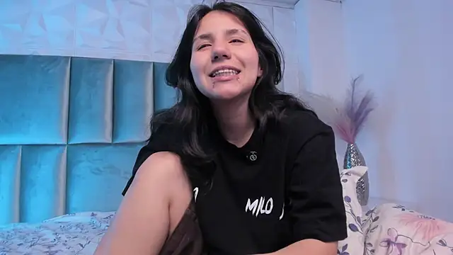 Chat +18 de HollyPeach ao vivo