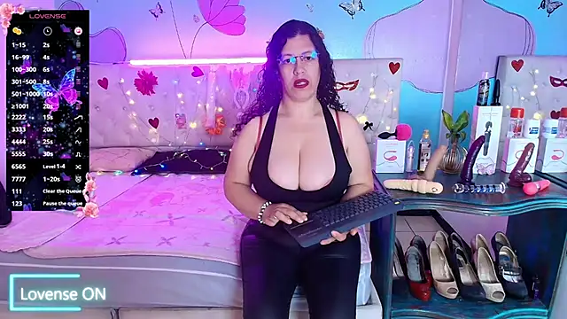 Zaly_mature লাইভ XXX চ্যাট