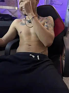 AlphaMasterXxx 现场XXX聊天