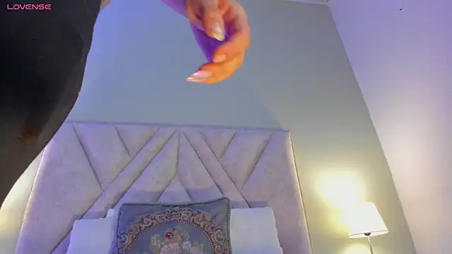 Chat +18 de nova_silk ao vivo