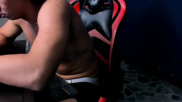 Chat XXX ao vivo de Axxel_Muscle