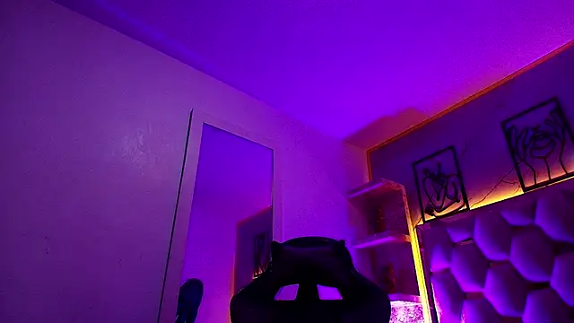 naim_darrechi webcam show