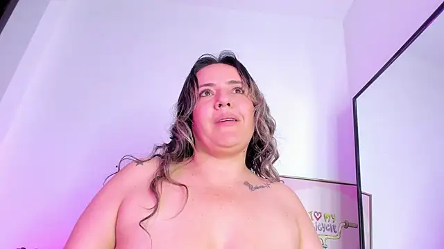 miaapril's Live XXX Chat