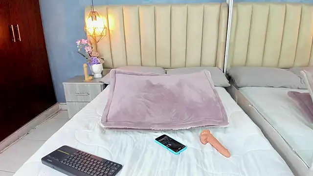 Charlothe_01 Adlı Modelin Canlı XXX Sohbeti