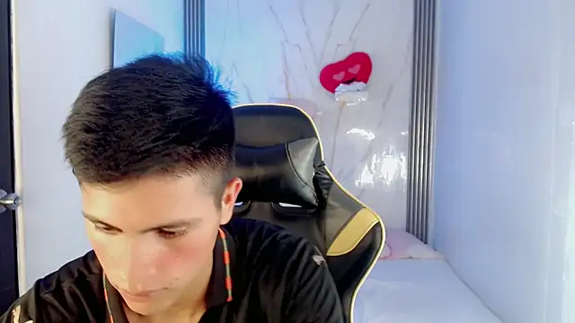 Chat +18 de Ascii_one ao vivo