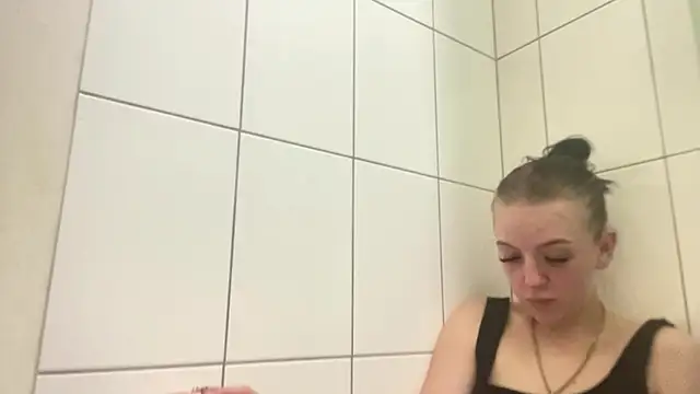 drainedog webcam show