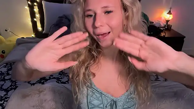 anyaa777's Live XXX Chat