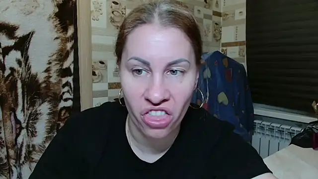 Chat +18 de TherestlessKitty ao vivo