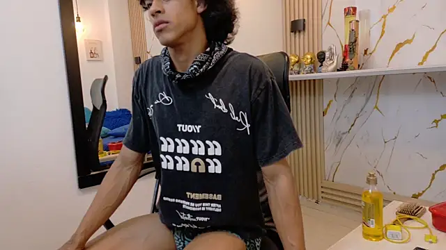 Zayn_Fox32 Live XXX-Chat