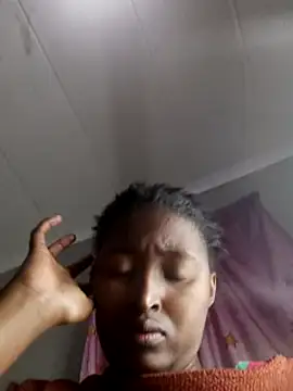 Chat +18 de MISS-ENTITLED ao vivo