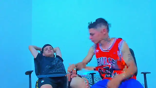 Thomas-Wil's Live XXX Chat