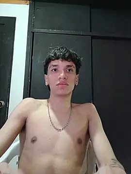 Chat +18 de H3ll_B0Y_ ao vivo