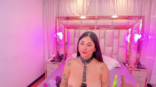 Francesca_Skuirt Live XXX-Chat