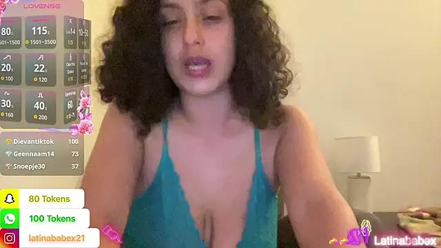 Latinababexの  ライブXXXチャット