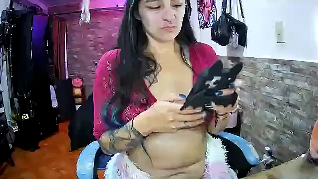 Chatroom XXX en direct de AngelaQueen_