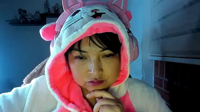 Chatroom XXX en direct de Shaddycute_