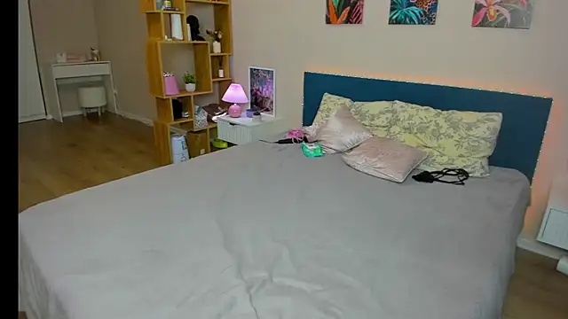 BritneyLix webcam show