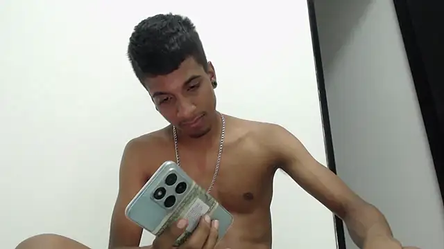 stevenosori's Live XXX Chat