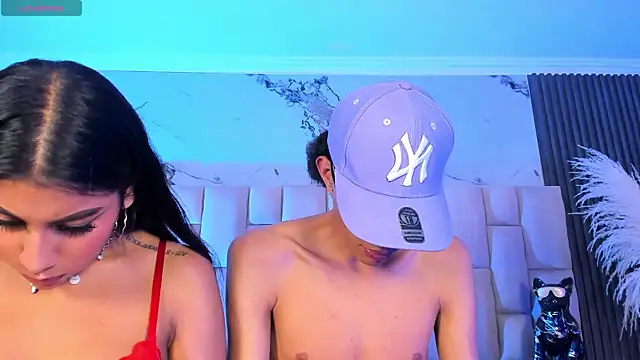 candyandmarilyn élő XXX-chatje
