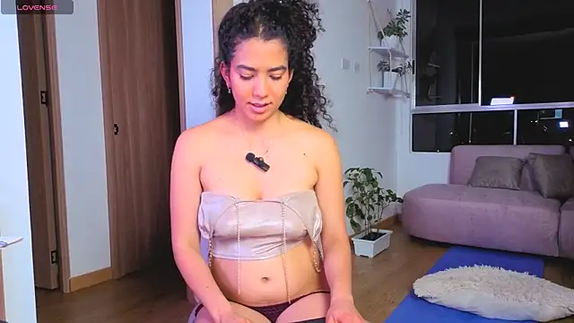 Maithe_Perroni live XXX chat