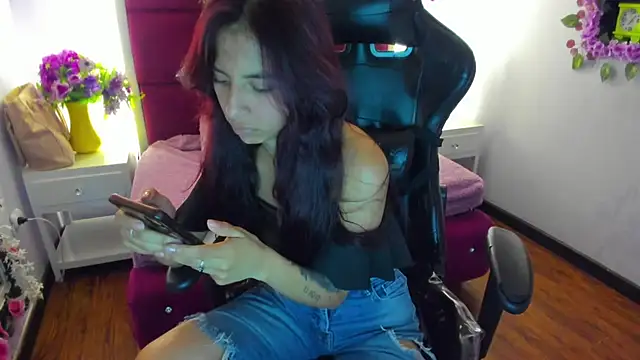 NinaaXXX_ Chat XXX live