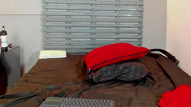 Chat +18 de Thomas_Woolf ao vivo